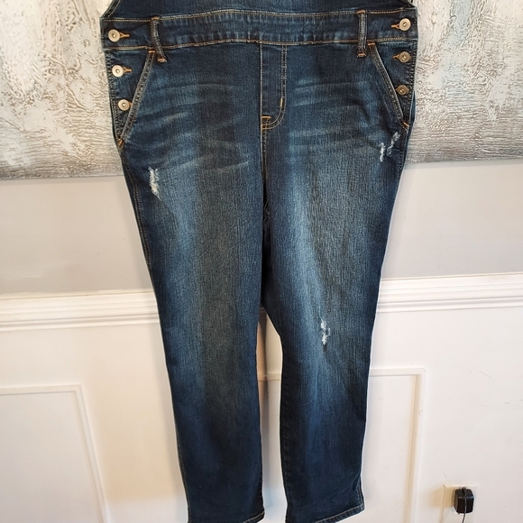 TORRID Denim Cropped Dark Wash Overalls Jeans - Picture 4 of 8